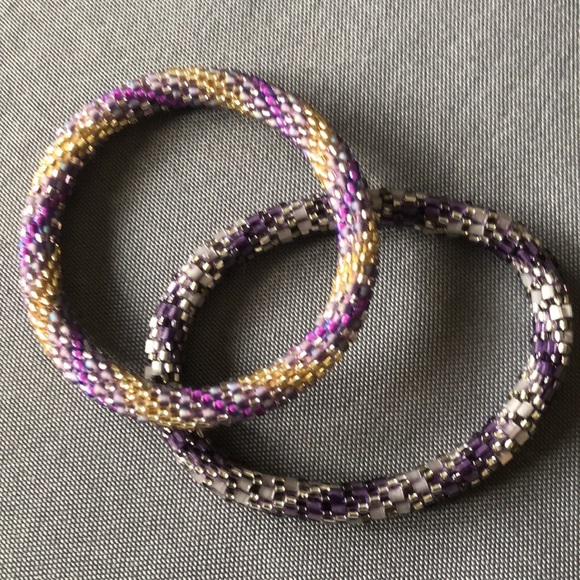 Lily and Laura glass bead bracelet’s. 32 of some of their favorites! - Picture 4 of 12